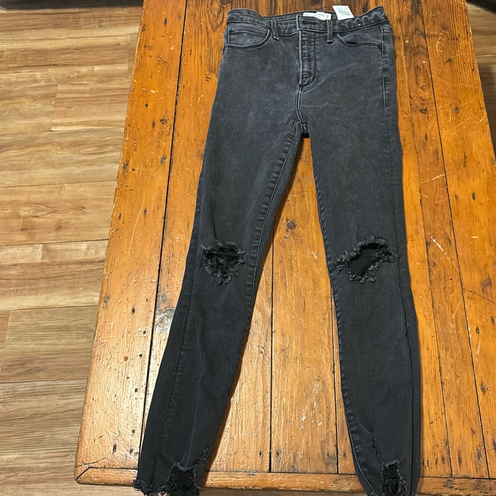 Abercrombie and Fitch Women’s High Rise Super Skinney Ankle Jeans